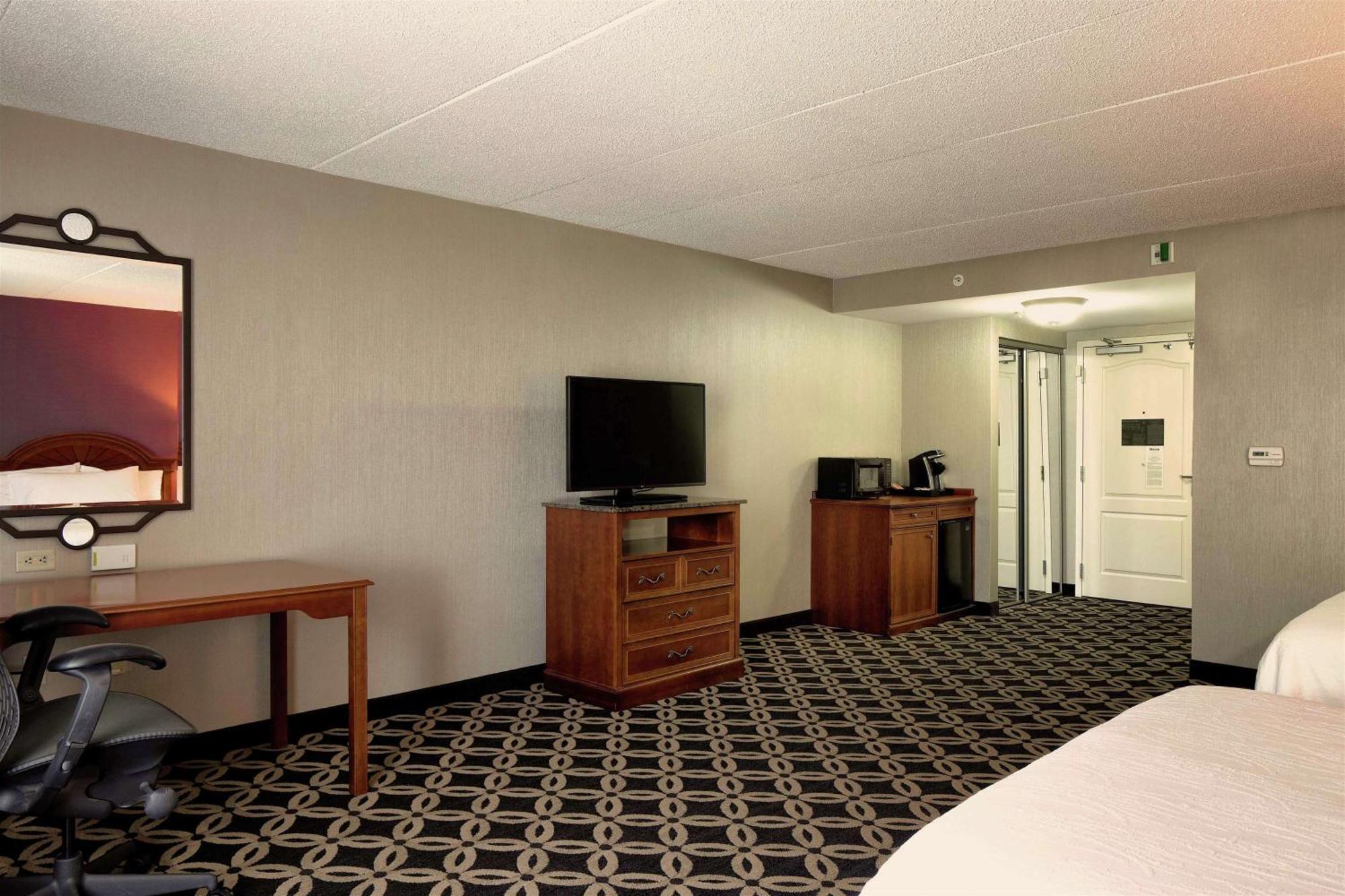 Hilton Garden Inn Auburn Riverwatch Екстериор снимка