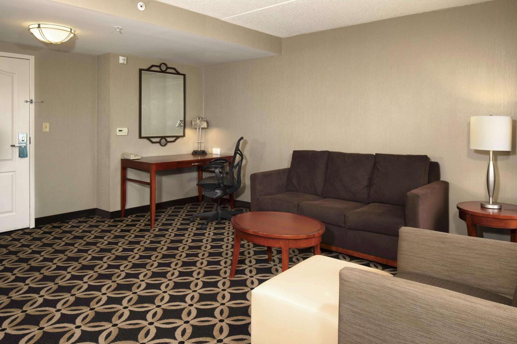 Hilton Garden Inn Auburn Riverwatch Екстериор снимка