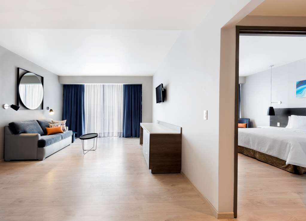 Hilton Garden Inn Auburn Riverwatch Стая снимка