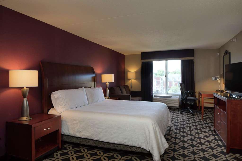 Hilton Garden Inn Auburn Riverwatch Стая снимка
